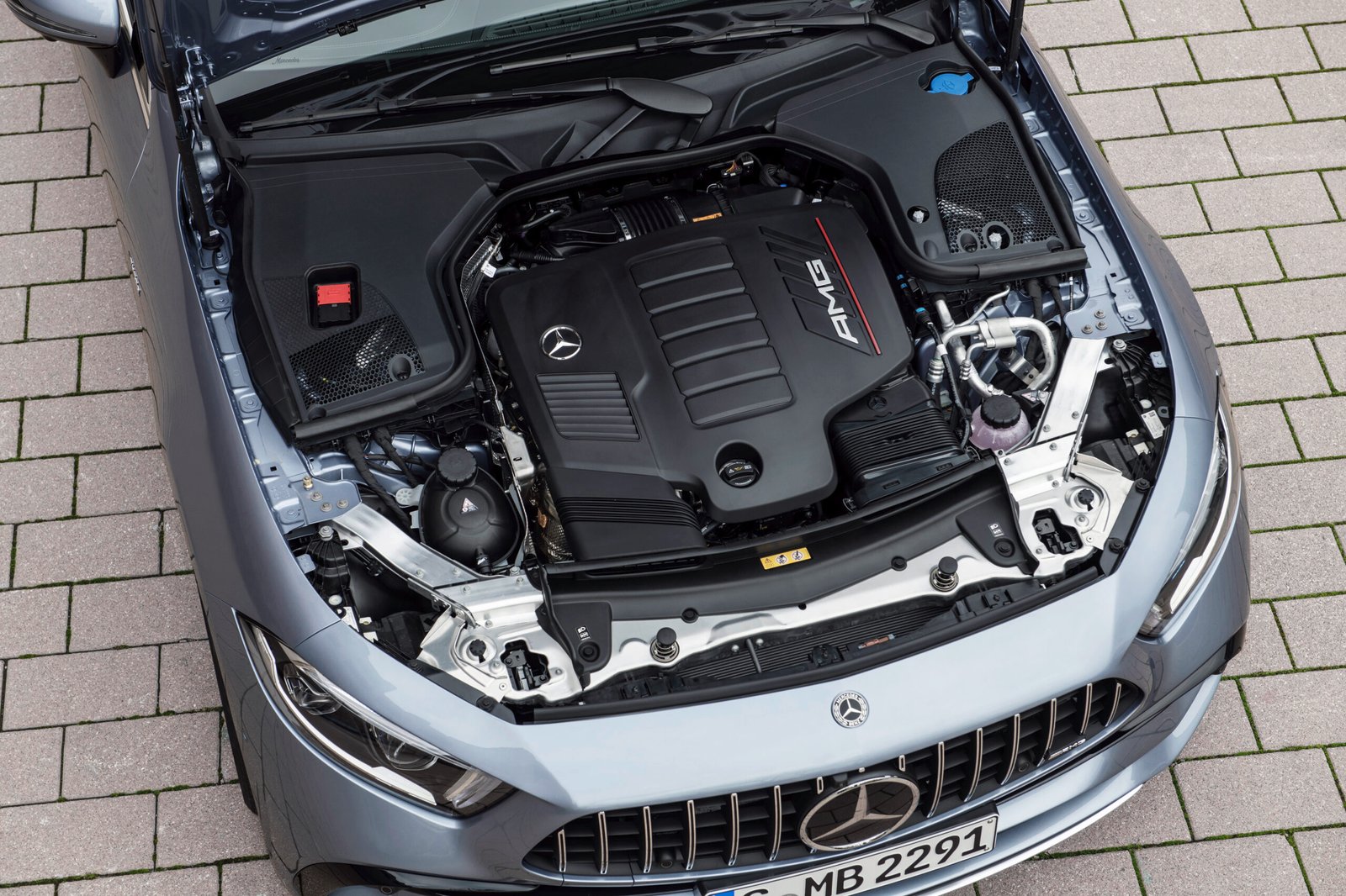 Mercedes-Benz Engines vs. the Competition